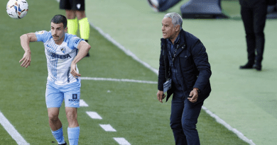 ¿Cuáles son los movimientos que suele hacer Pellicer desde el banquillo?